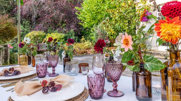 Botanical Gardens dressed table with decorative tableware